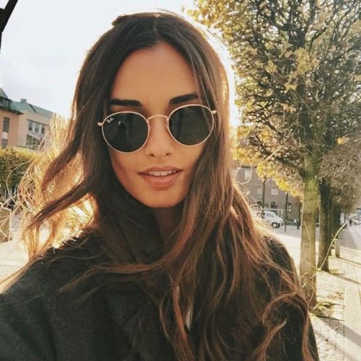 Classic Round 3447 Black-Green Sunglass with black frame and green lenses featuring UV 400 protection from JUO INDIA.
